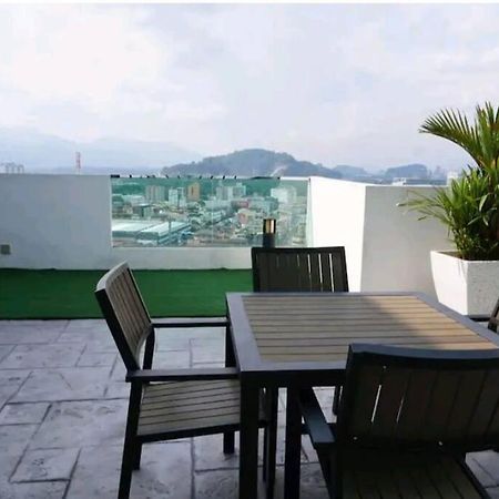 Ipoh City Centre Majestic Homestay Pool View 3 Mins Walking To Famous Food Places & 15Mins To Old Town Ipoh By Happy Homestay Экстерьер фото