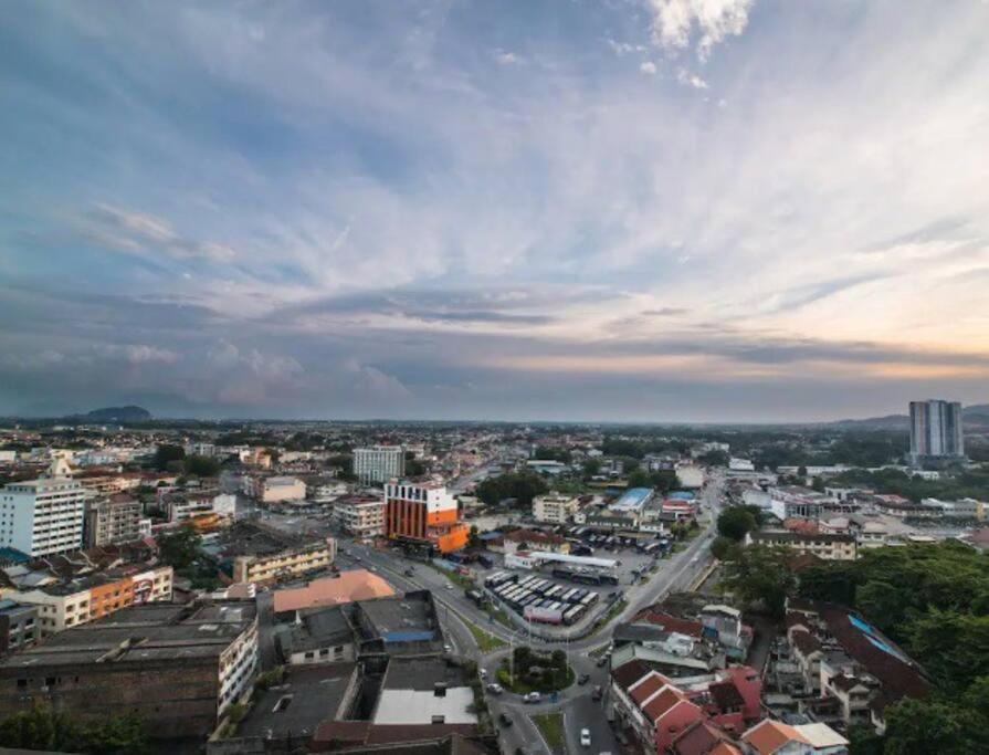 Ipoh City Centre Majestic Homestay Pool View 3 Mins Walking To Famous Food Places & 15Mins To Old Town Ipoh By Happy Homestay Экстерьер фото