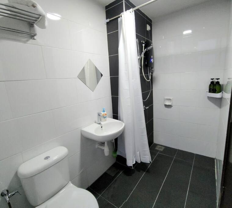 Ipoh City Centre Majestic Homestay Pool View 3 Mins Walking To Famous Food Places & 15Mins To Old Town Ipoh By Happy Homestay Экстерьер фото